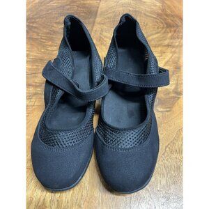 Adult Women’s 10.5 Mesh Split Sole Dance Sneaker Black Mary Jane Chucky Theater